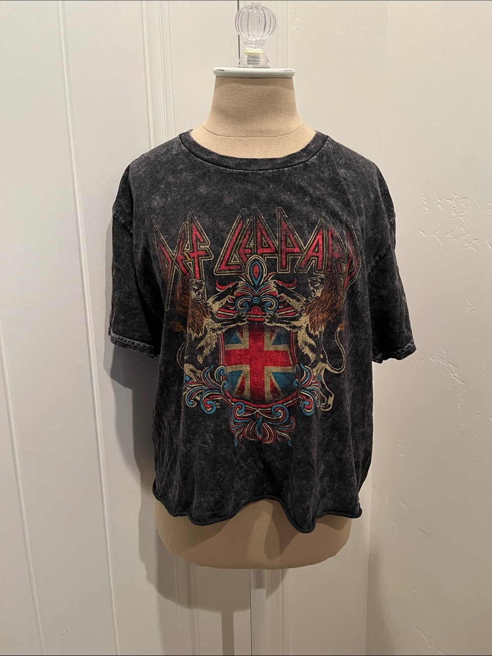 Def Leppard Graphic Tee with Union Jack  Crest